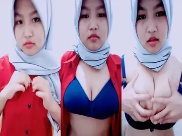 Bokep Ukhty Cantik Remas Toket Bulat Gede poster